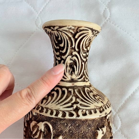 Sasa Recanti Vintage Marble Carved Vase - Picture 9 of 12
